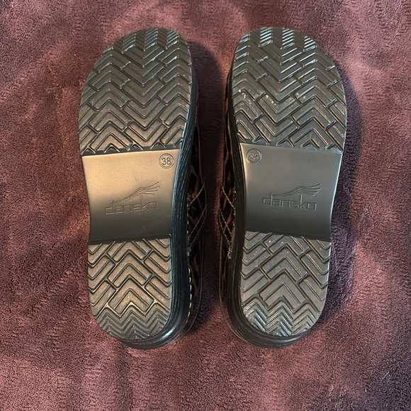 Women’s Brown Leopard Patent Dansko Clogs - Picture 3 of 6